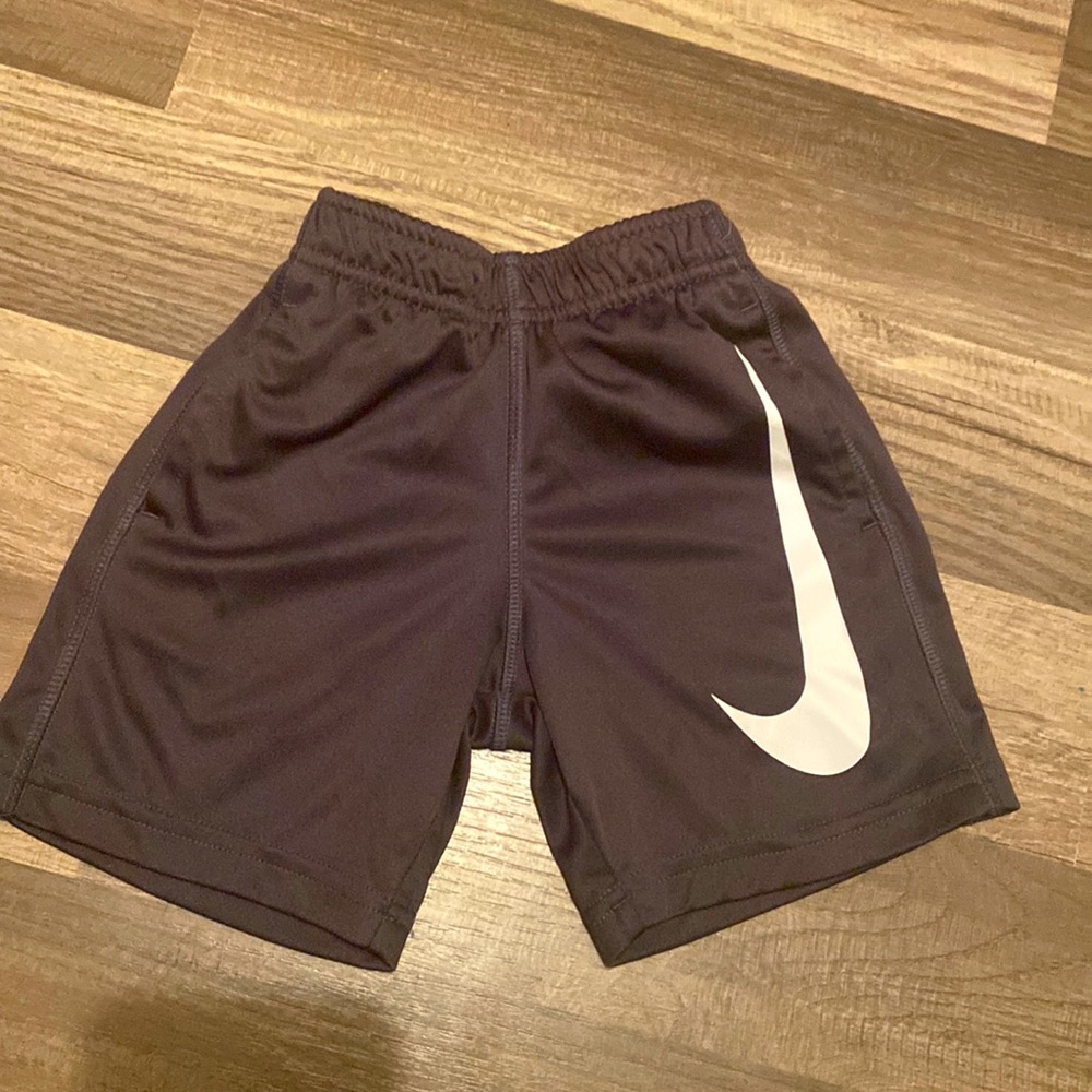 Boys 3t nike shorts
